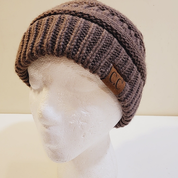 C.C Brown Women's knitted Winter Hat OS - Picture 2 of 9